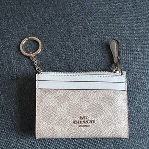 Coach Metallic and White Key Card Holder